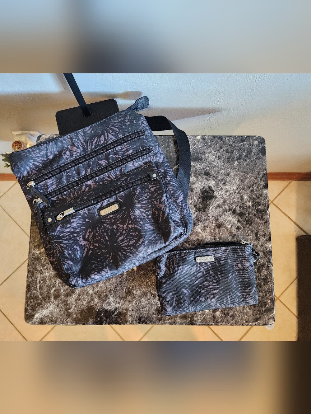Baggallini Around Town Bag in Black Onyx Floral with matching Rfid Wristlet